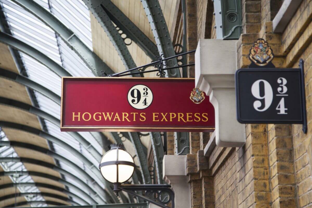 Foto del tren Howarts Express, plataforma 9 3/4